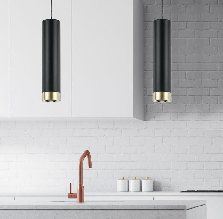 CYNTHIA TABLE LAMP